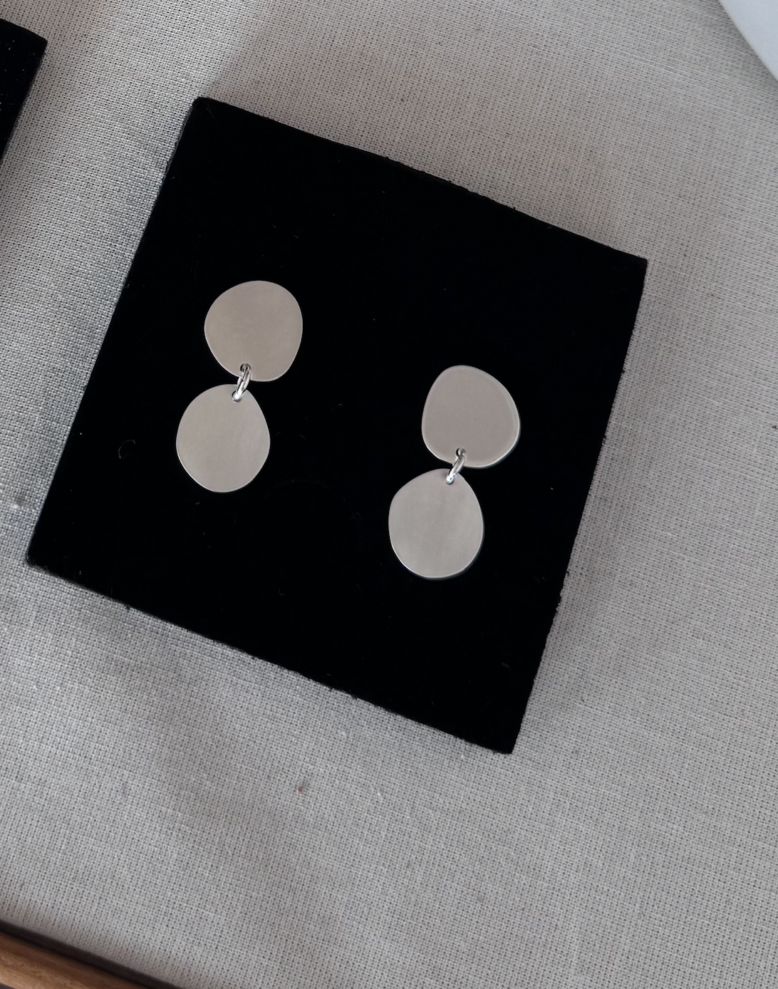 THE DOUBLE FLAT ORGANIC EARRINGS